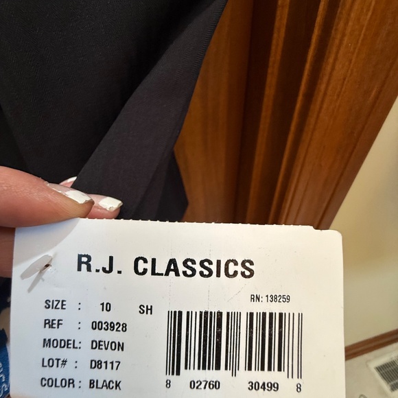 R.J. Classics Equestrian Hunt Coat in black (Size 10) - Picture 6 of 9